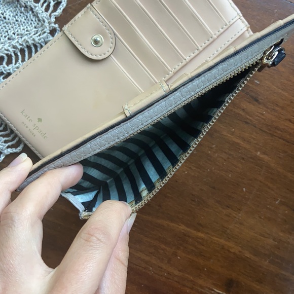 Kate Spade Staci Colorblock Bifold Beige Wallet - Picture 12 of 16